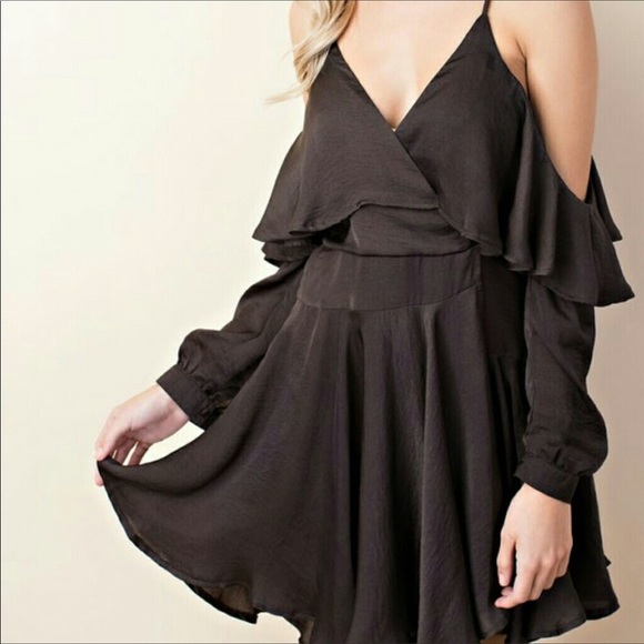 ‼️”JENNIFER” Open Shoulder High Low Ruffle Dress‼️ - Picture 3 of 9